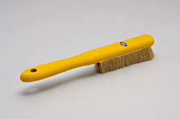 U-shaped brush with wooden handle holder